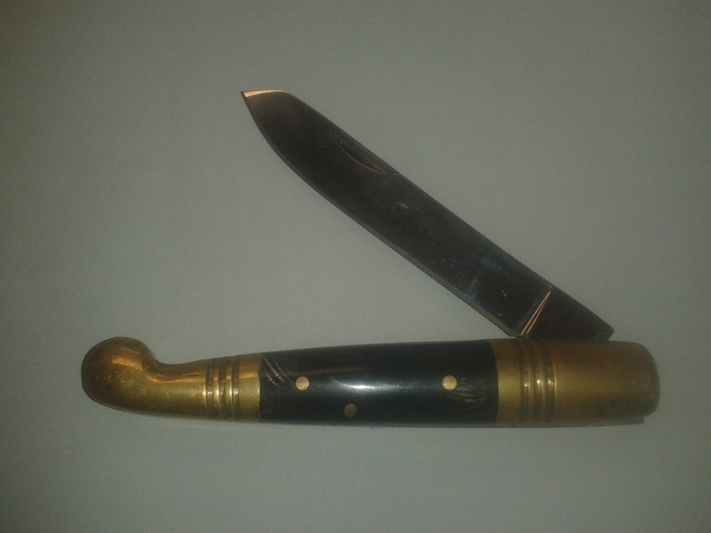 Knife: Clasp, 18/19 century, Black Horn - Click Image to Close