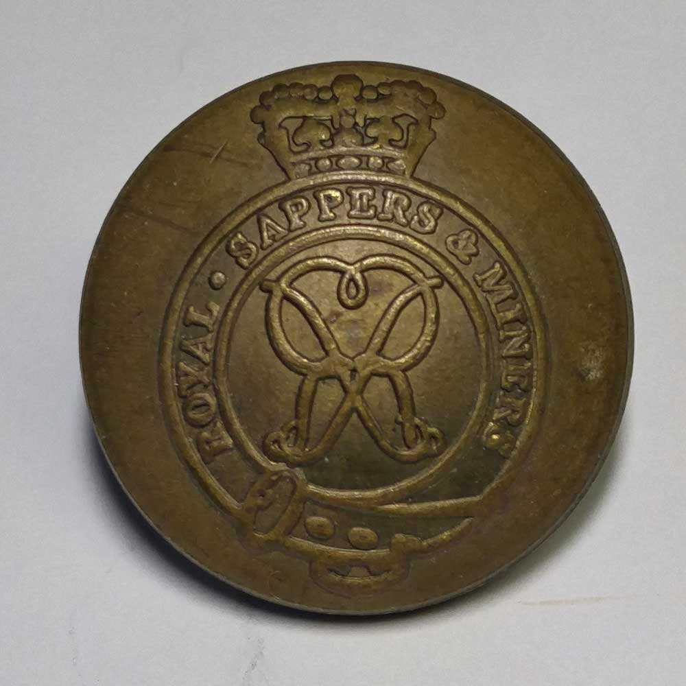 Royal Sappers & Miners, Brass, Domed, 3/4" - Click Image to Close