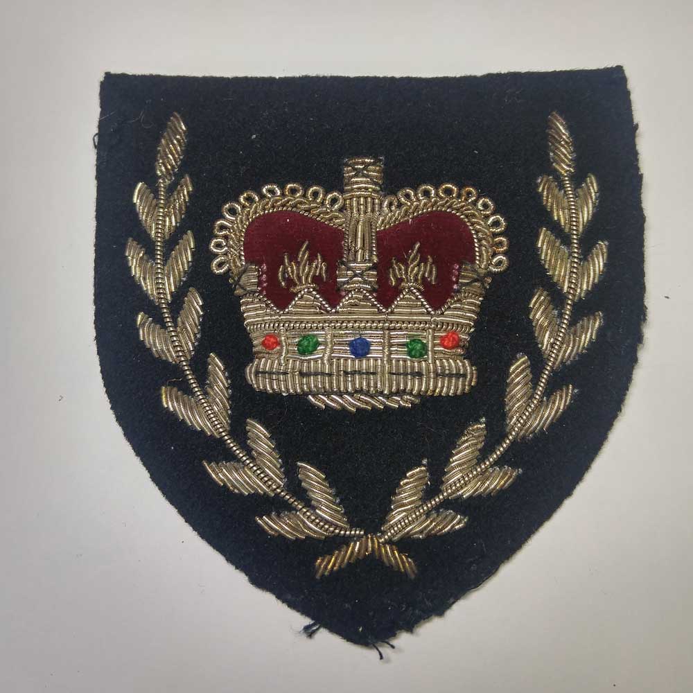 Crown & Wreath: Master Warrant Officer, Very Old (used) - Click Image to Close